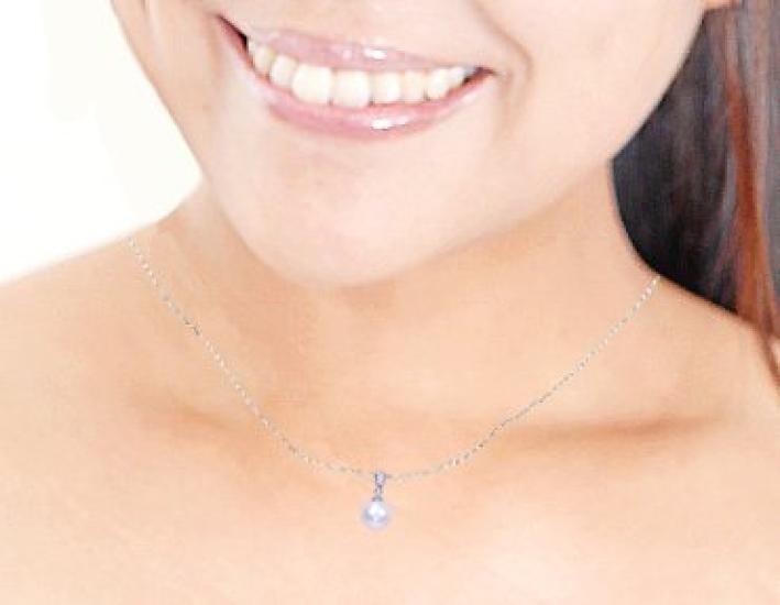 And My Jewelry Genuine Akoya Pearl Pendant Necklace with a Pure Japanese Pearl and an Diamond Made In Japan Wrapping [Your Box] Platinum-Framed 8.5mm