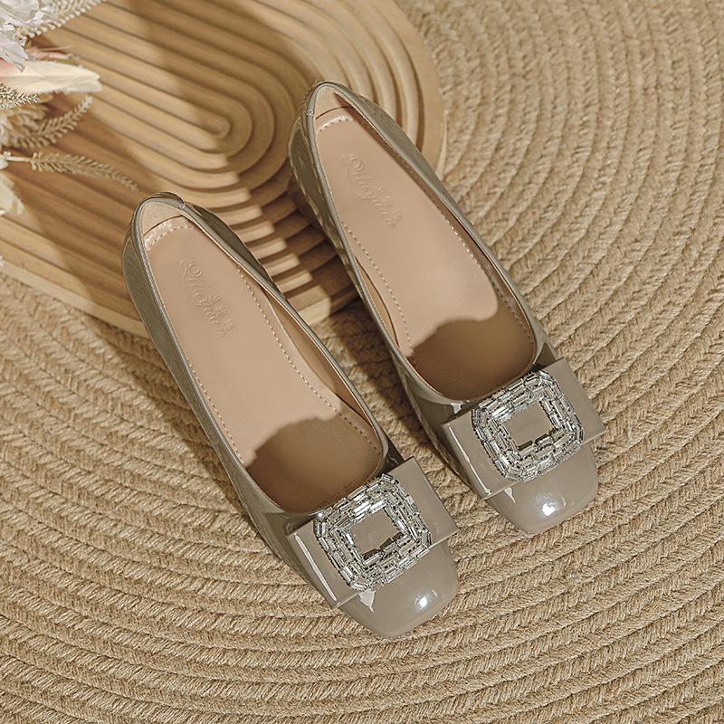 French high heels women's 2025 spring new rhinestone medium heel patent leather red wedding shoes square head shallow mouth low heel single shoes