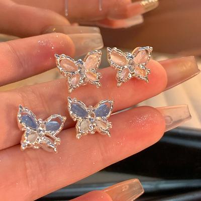Cercei eleganți cu fluturi de cristal pentru femei