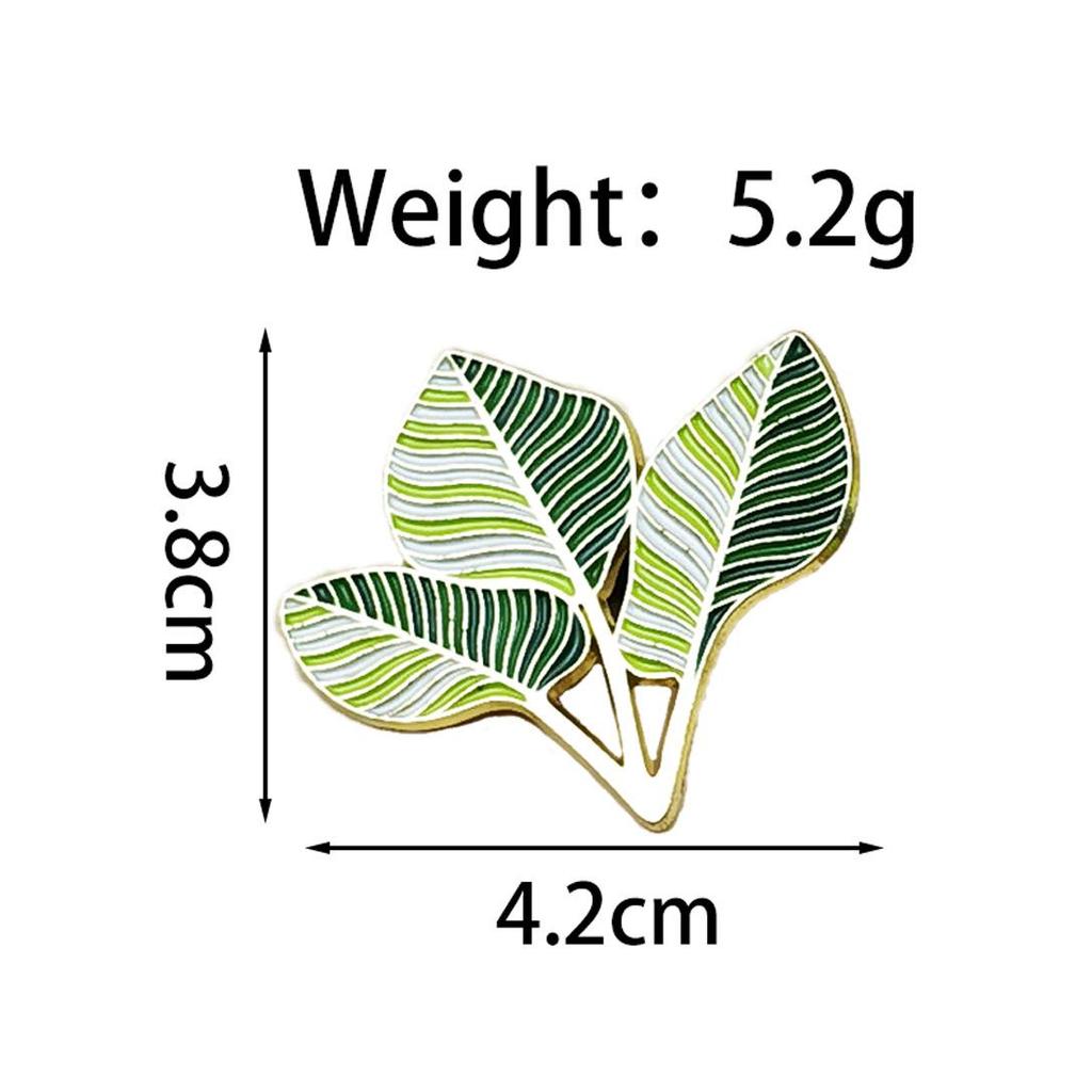 Chic Green Leaf Brooch: Stylish Lotus and Bamboo Leaf Badge for Clothing and Backpack Accessories.