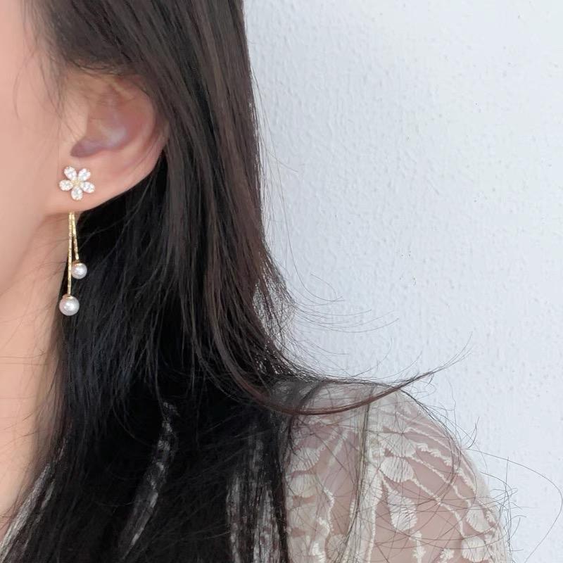 Orecchini Trendy con Nappa a Fiore di Perla Sintetica Design Unico Orecchini Pendenti a Fiore di Cristallo per Donne Gioielli da Festa Regalo