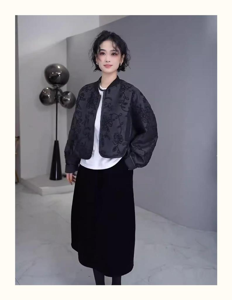 2025 Spring Women's Jacquard Embroidered Short Jacket: New Chinese National Style