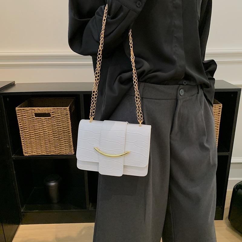 Neue Retro-Einfarbige Kleine Quadratische Tasche Damen Einfache Nischen-Umhängetasche Koreanische Version Lässige Vielseitige Umhängetasche