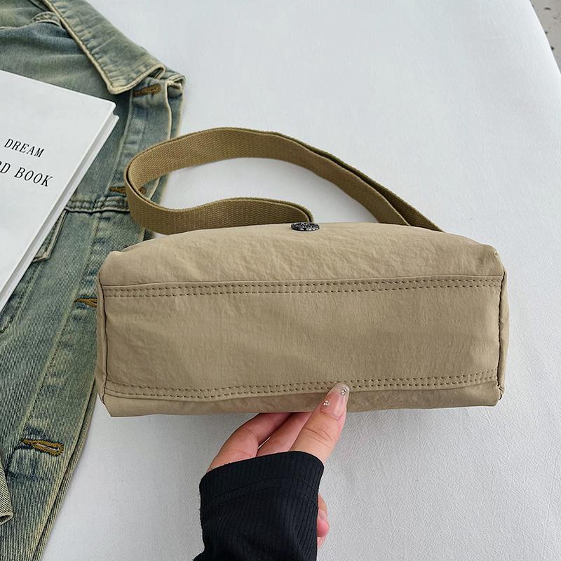Umhängetasche für Damen - neue trendige Canvas-Schultertasche, die vielseitig und modisch, leicht und geräumig ist, mit