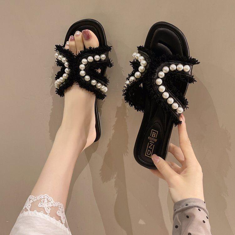 Korean version of versatile Internet celebrity sandals soft surface breathable pearl slippers women's wear 2025 summer new flat bottom fashion