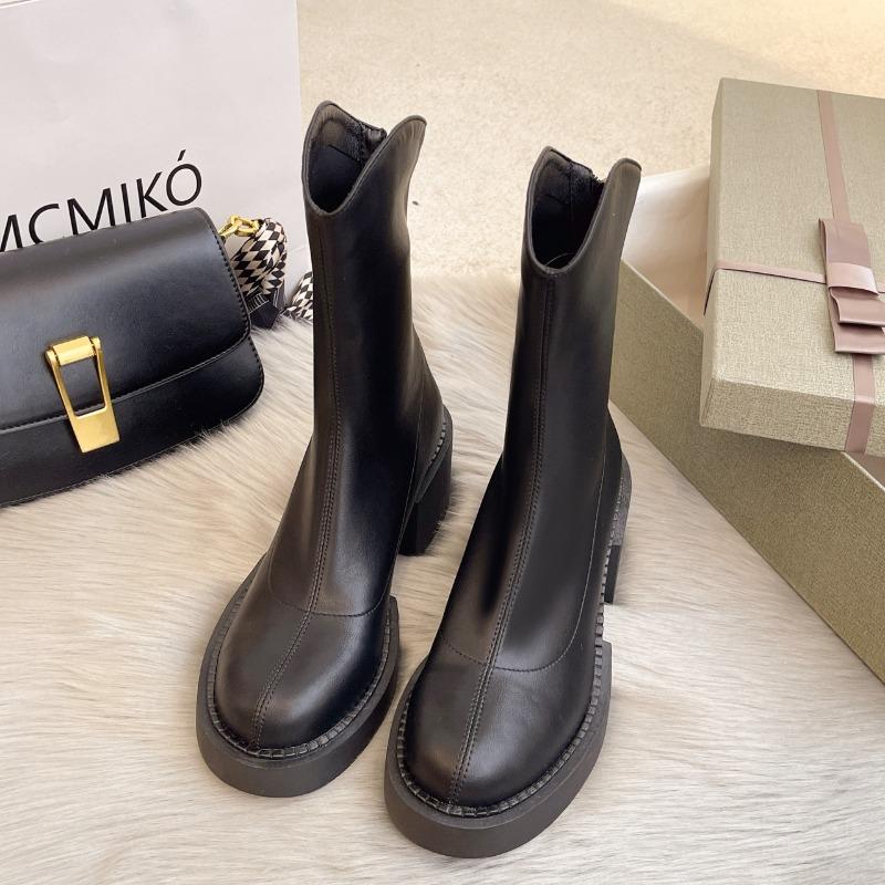 

Winter British style fashion boots for men and women, thick and warm short boots with thick soles and plush lining, model . 40