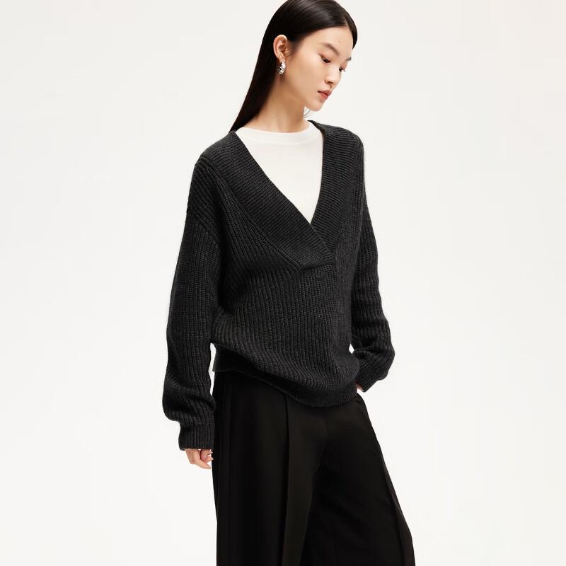 VEROMODA Women's V-Neck Cable Knit Sweater