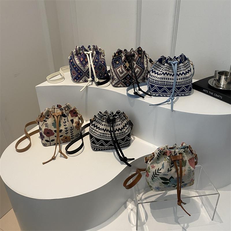 Autumn New Personality Casual Popular Shoulder Crossbody Drawstring Bucket Bag Female Retro