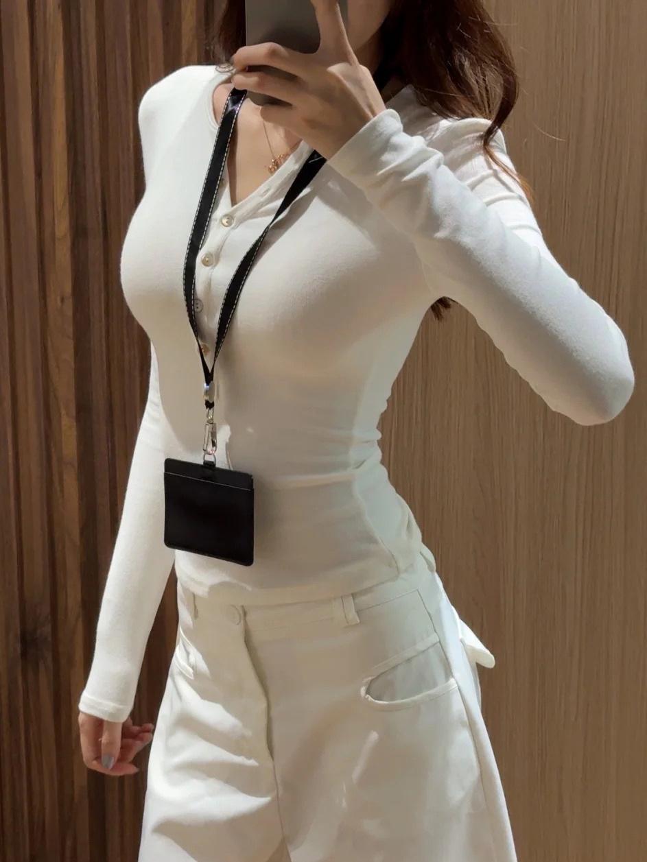 Pure Desire Women s Slimming Long-Sleeve Henley T-Shirt with Elastic Button Design Extra Large