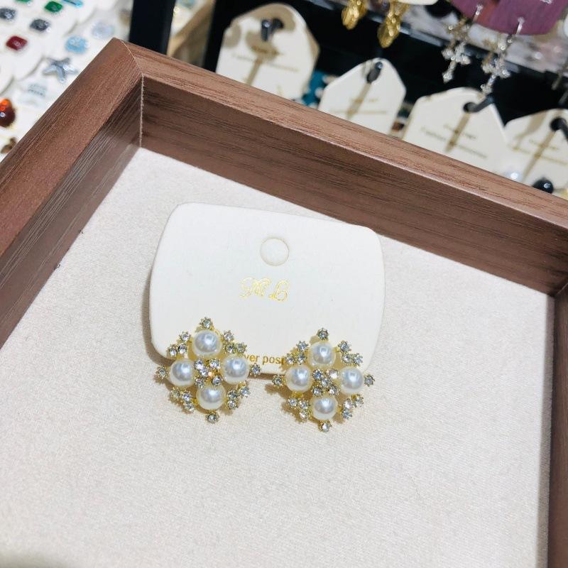 Модные жемчужные серьги-гвоздики с цветами для женщин Элегантные жемчужные серьги Свадебная вечеринка Подарок для леди