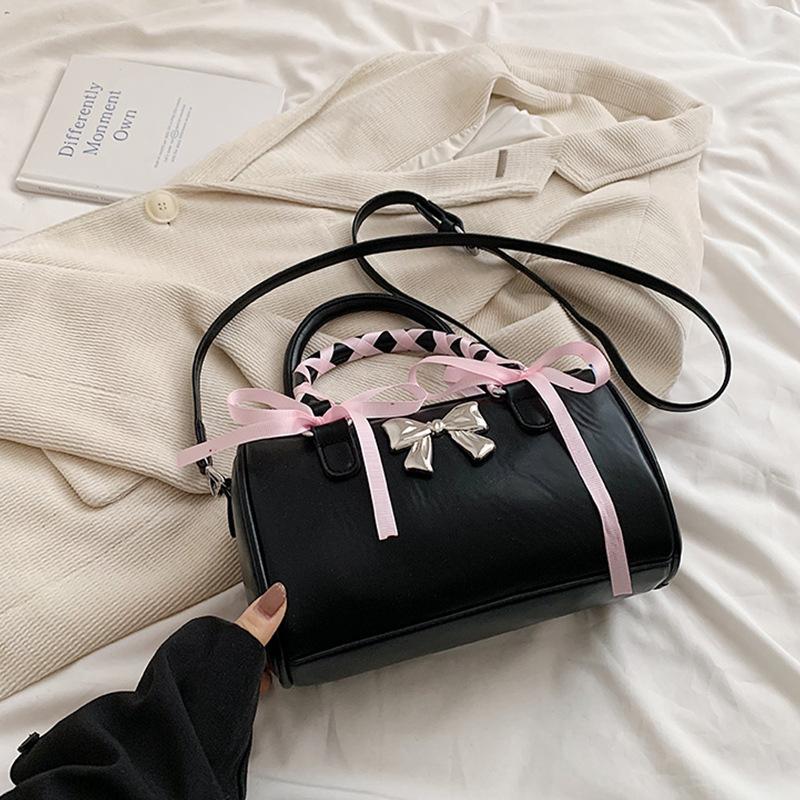 

Маленькая квадратная сумка, женская сумка через плечо, черный бант, шелковый шарф, ремни, молния, искусственная кожа, модная сумка через плечо для отдыха