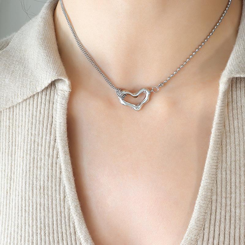 Korean Fashion Titanium Heart Clavicle Necklace with Double-Sided Texture