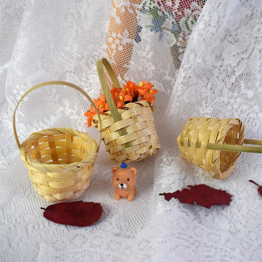 Basket For Flowers Rustic Basket with Handle Portable Miniature Woven Desktop Ornament For Garden Home Outdoor Wedding Farmhouse