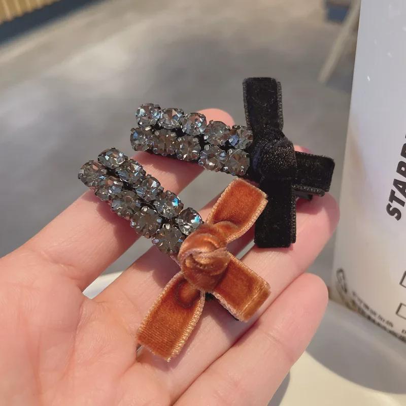 

Elegant Velvet Rhinestone Bow Duckbill Clip for Autumn/Winter