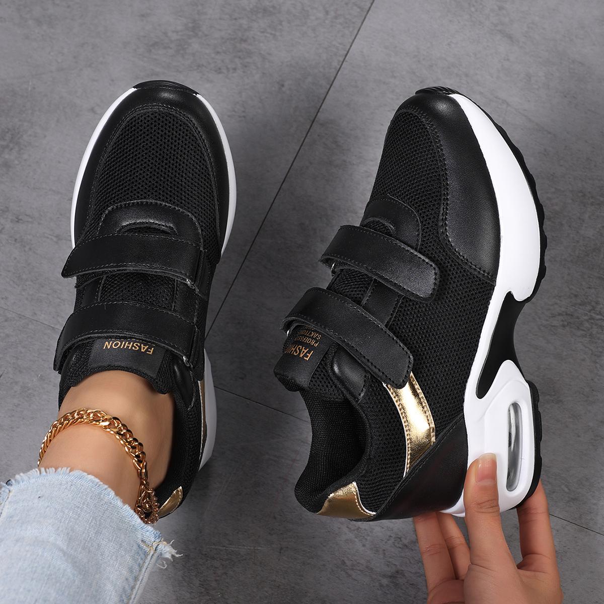 

Women s Sport Shoes Heightening Inner Leather Surface Thick Bottom Black Shoes Bright Strip Large Size Color Block Single Shoes 39 чорний