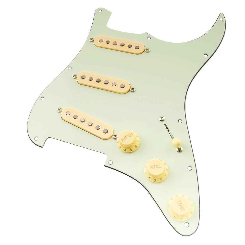 Musiclily Pro SSS Pre-Wired Pickguard for Stratocaster Artec Staggered Alnico 5 Single Coil 3-Ply Mint Green
