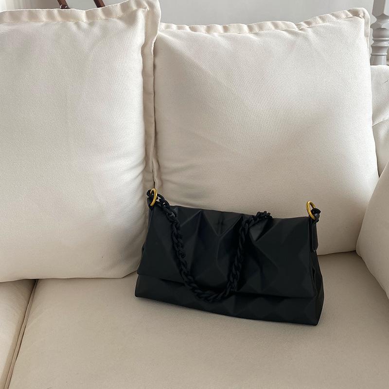 

French Geometric Underarm Bag for Women s Summer New Fashionable and Versatile Diamond Chain Bag Texture One-shoulder Crossbody Bag
