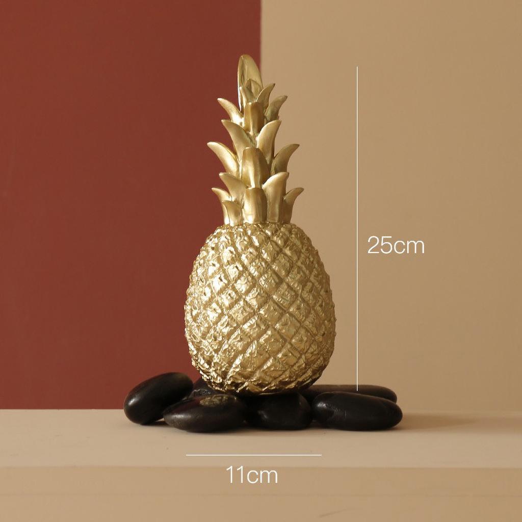 Nordic Gold Pineapple Sculpture - Instagrammable Decor for Coffee Table, Creative Photography Prop & Living Room Ornament