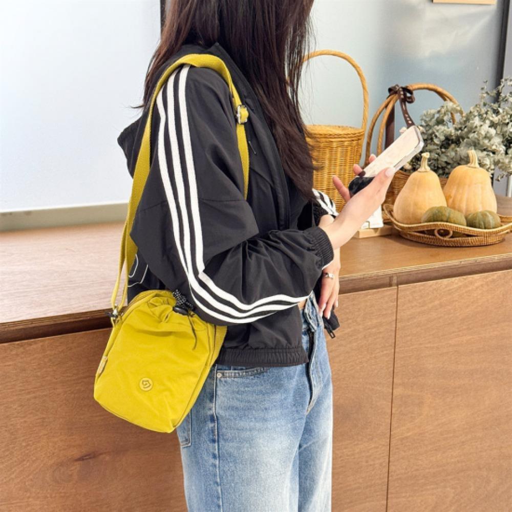 New ArrivalS Open Run Women S Pocket Mini croSSbody Bag adjuStable Strap deSign