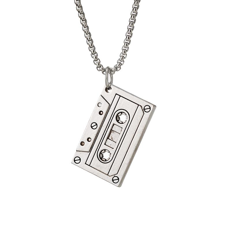 

Цельное ожерелье, красное, зеленое, пистолет, черная шляпа, лента, знак доллара, улыбающееся лицо, сито, двойная ракушка дельфина, жемчуг, кулон в виде самолета 60cm