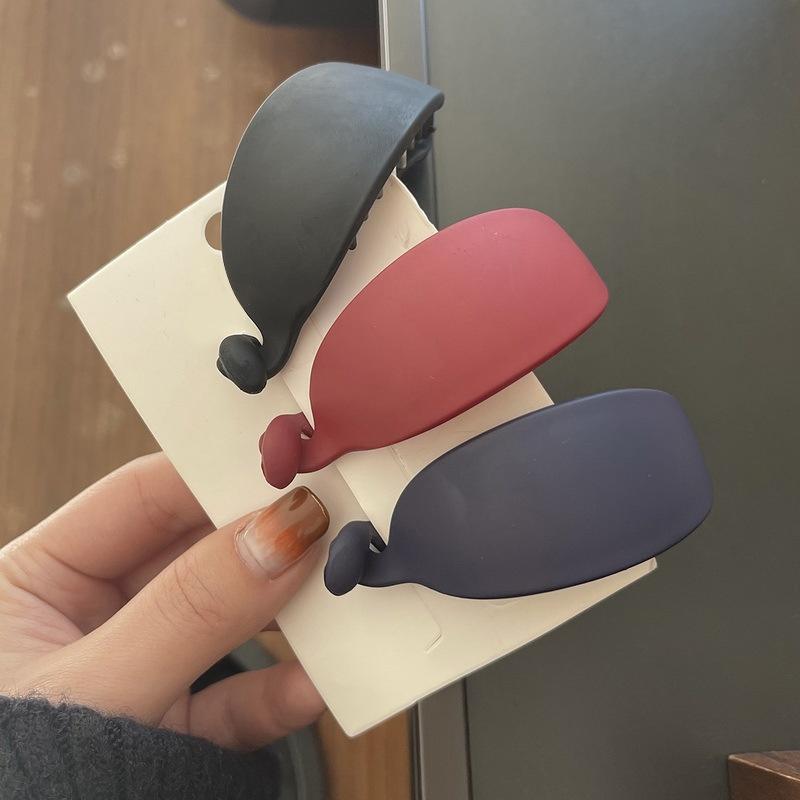 New Cute Candy Colors Banana Shape Hair Claws Women Girls Sweet Hair Clips Ponytail Holder Hairpins Fashion Hair