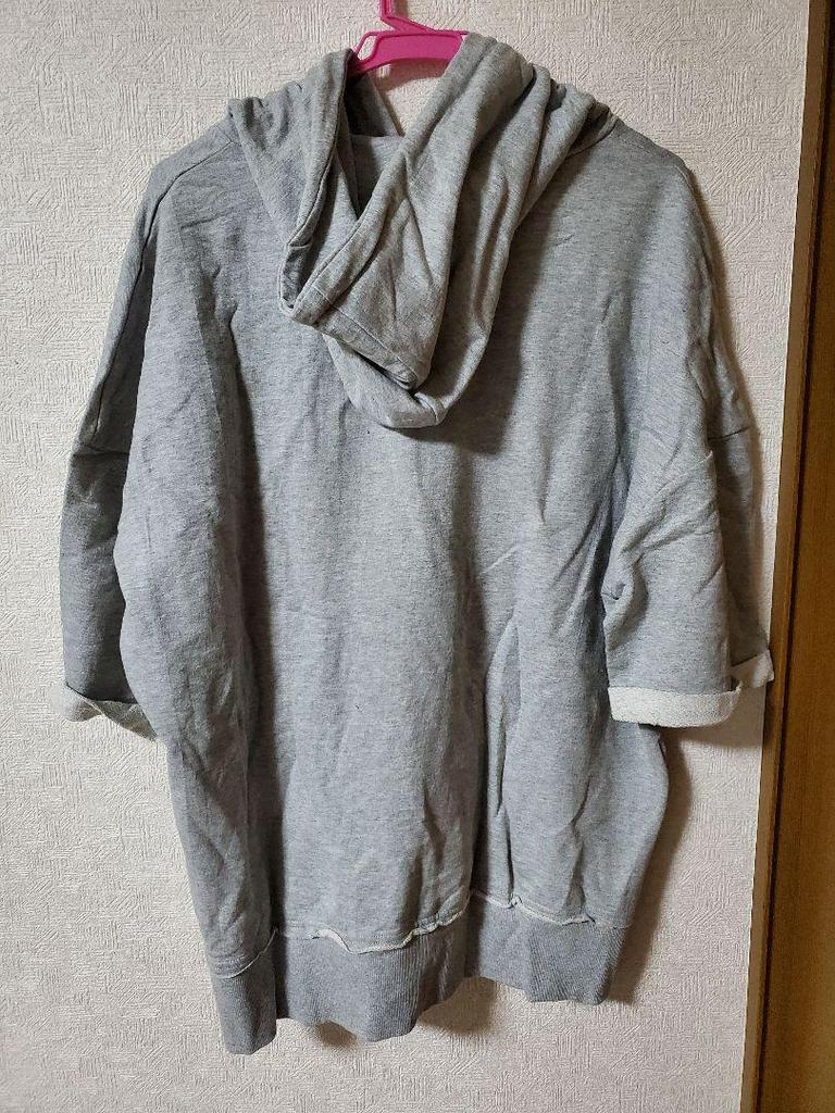 [USED] BTS-worn brand LAUL GRAY T-shirt with hood