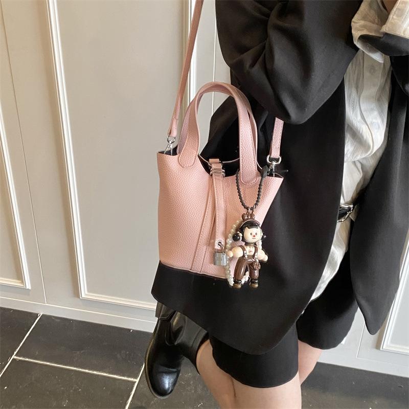 New Fashion Handbag Women's Versatile Shoulder Bag Large Capacity Messenger Bag