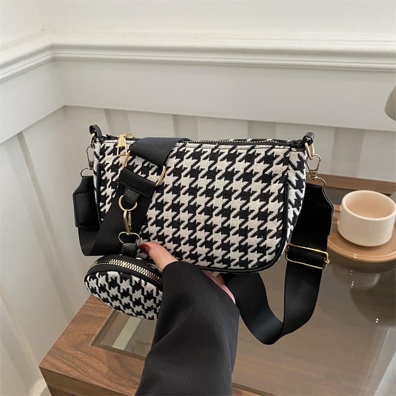 Stylish Medium-sized Shoulder Crossbody Bag For Women Ideal For Everyday Use