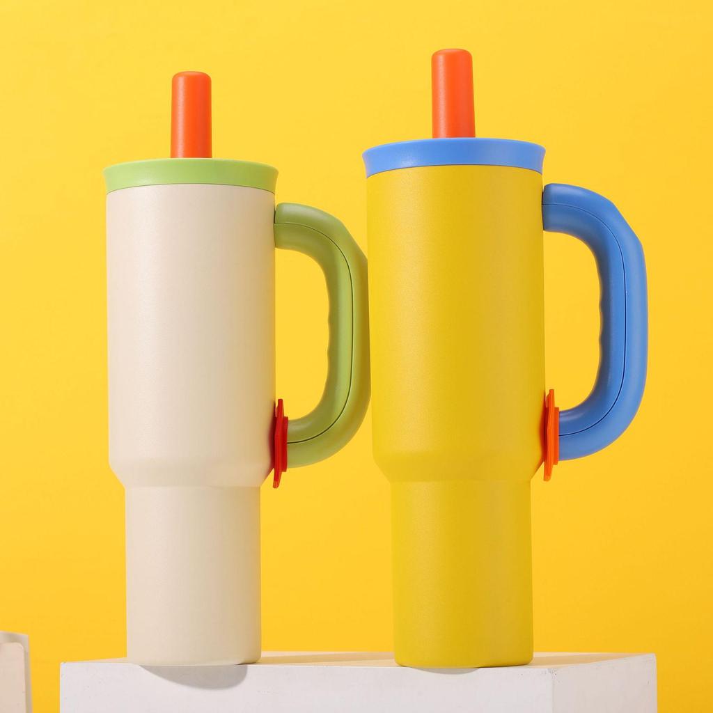 Large Capacity Fashion Straw Cup: 304 Stainless Steel Insulated Handle for Convenient Outdoor and Car Use