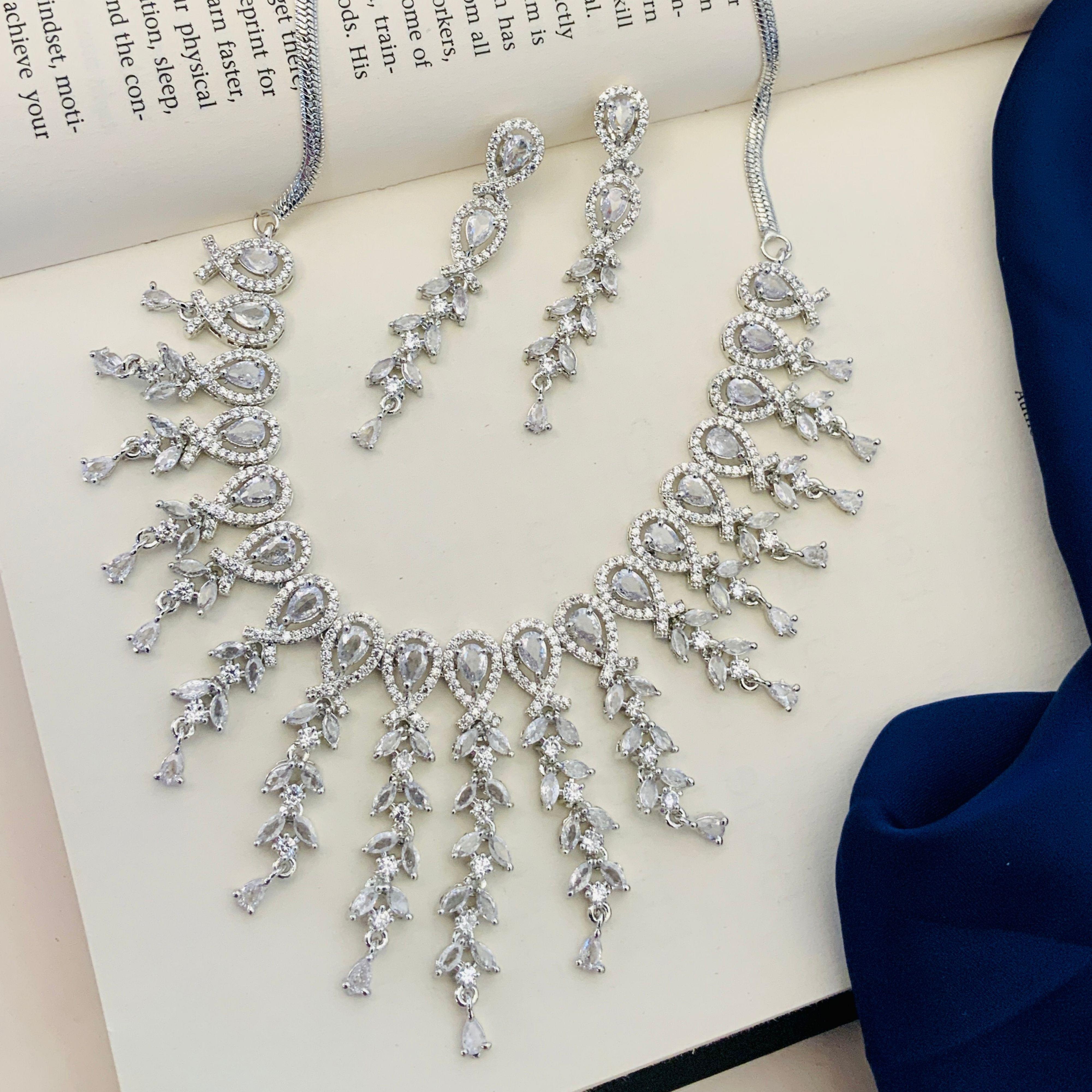 

Посеребренные бриллиантовые круглые колье комплект бриллиантовых колье комплект для женщин белый