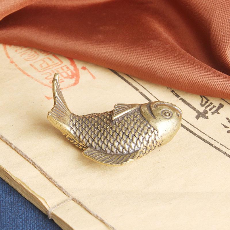 Pure Brass Koi Pen Rest Desktop Ornament Carp After Year Surplus Study Paperweight Tea Pet Decoration Old Copperware Wholes