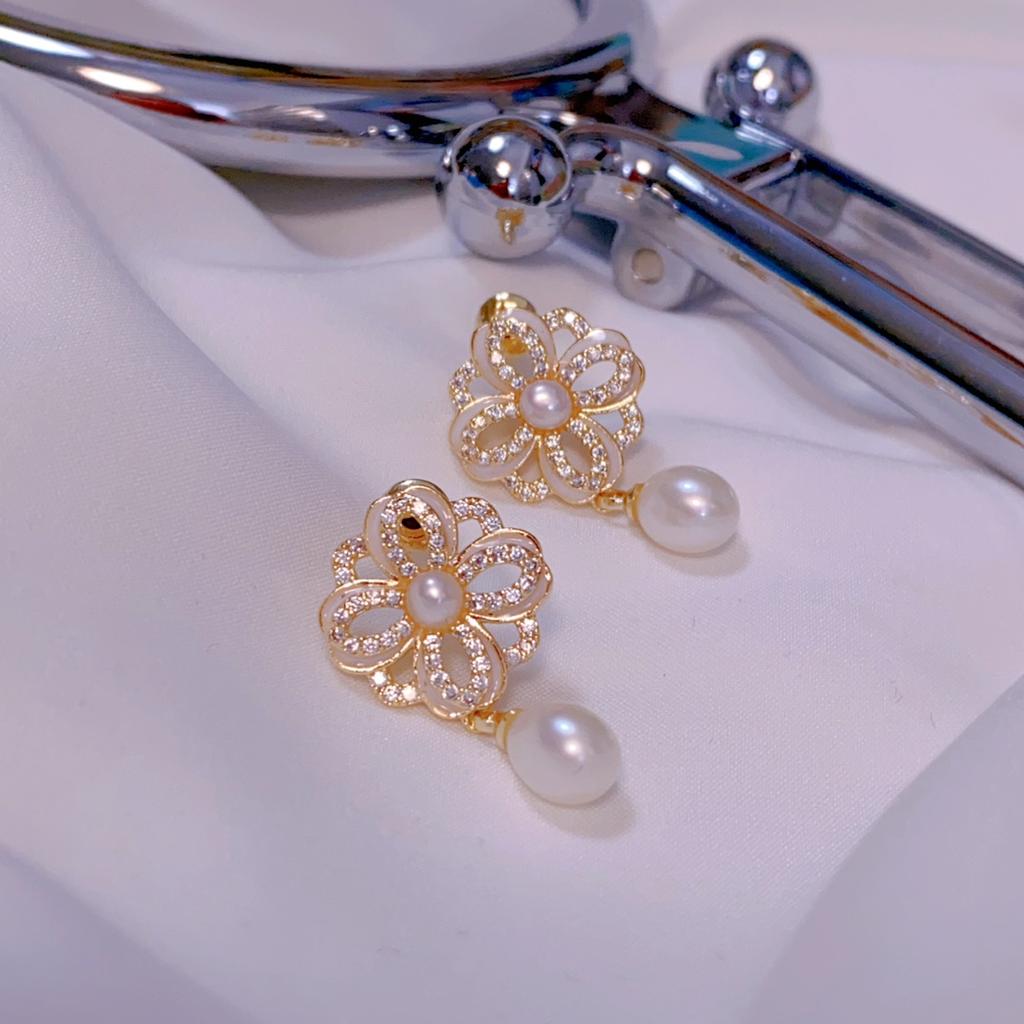 Retro literary design earrings natural pearl four-leaf flower enamel earrings stud earrings femininity silver needle zircon inlay