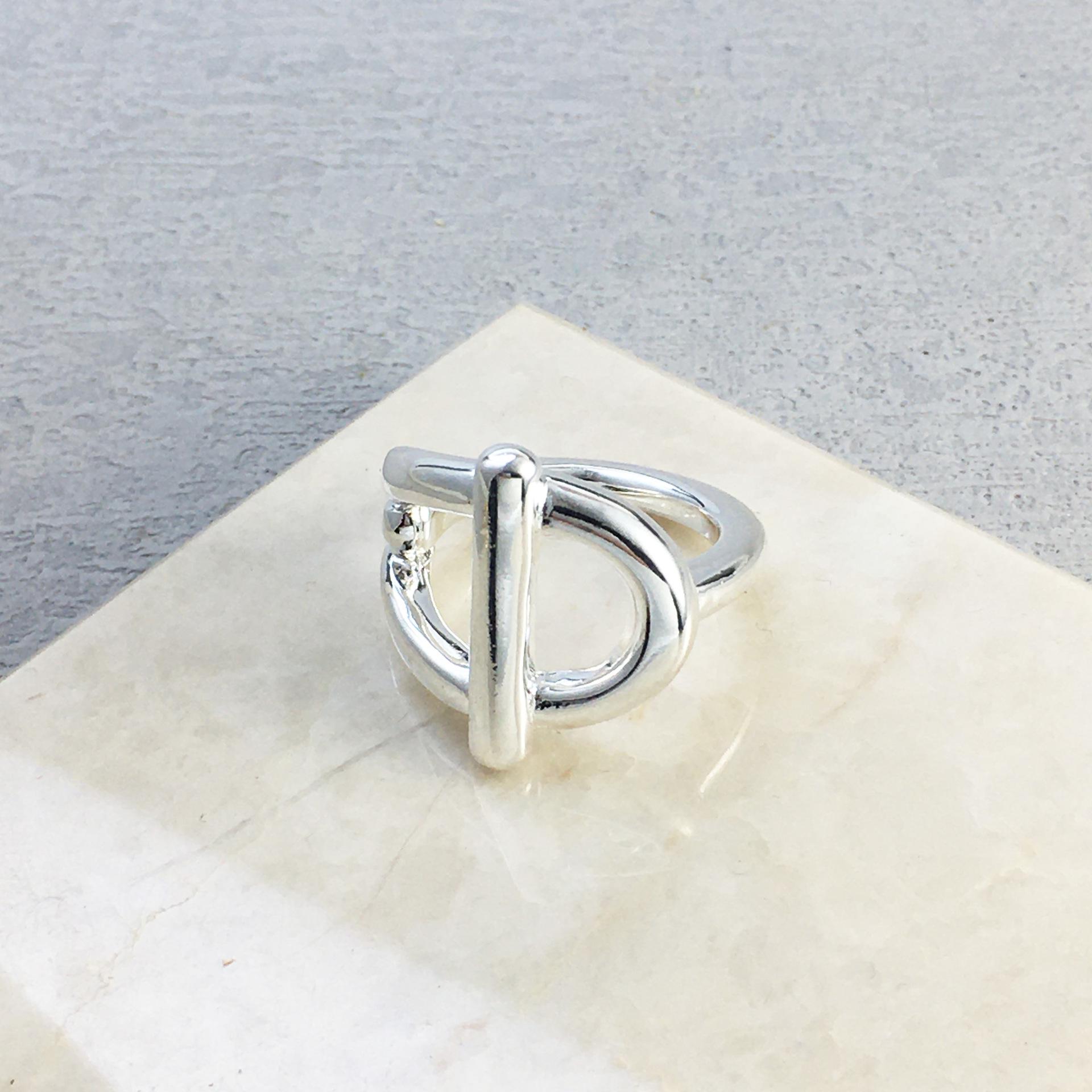 2024 Personalized UNOde50 Horseshoe Buckle Ring - Spanish Design for Couples Size 9
