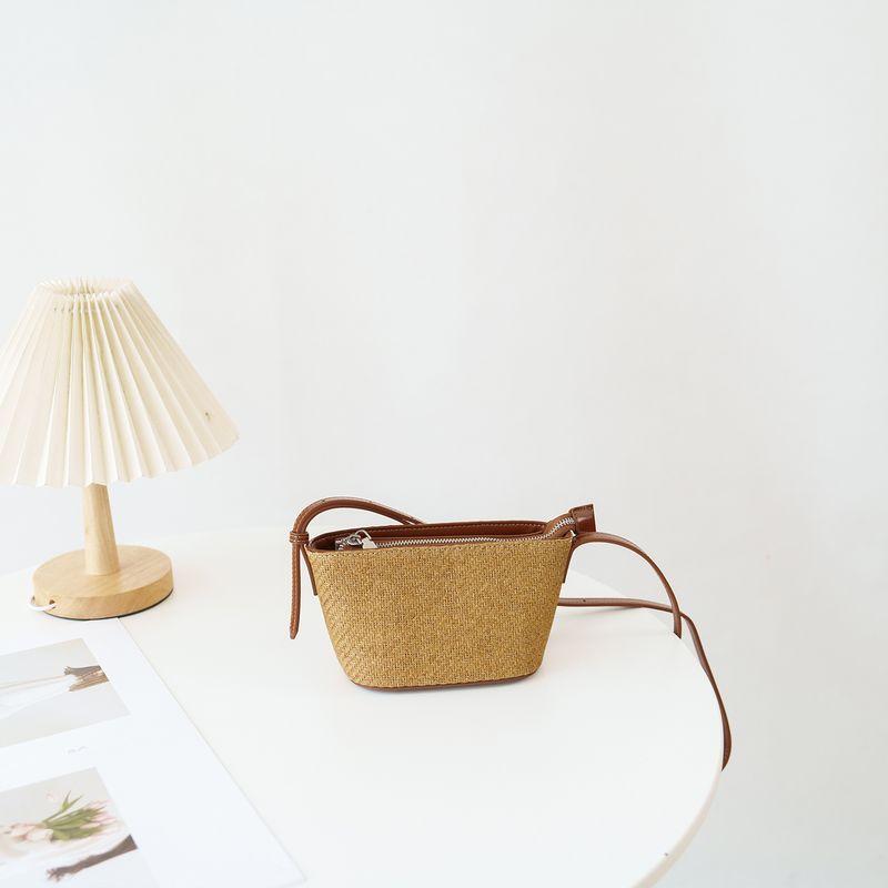 

Niche Straw Woven Cowhide Fashion Mini Ingot Bag 2025 New Exquisite Shoulder Small Bag All-Match Shoulder Bag Fashion Brown
