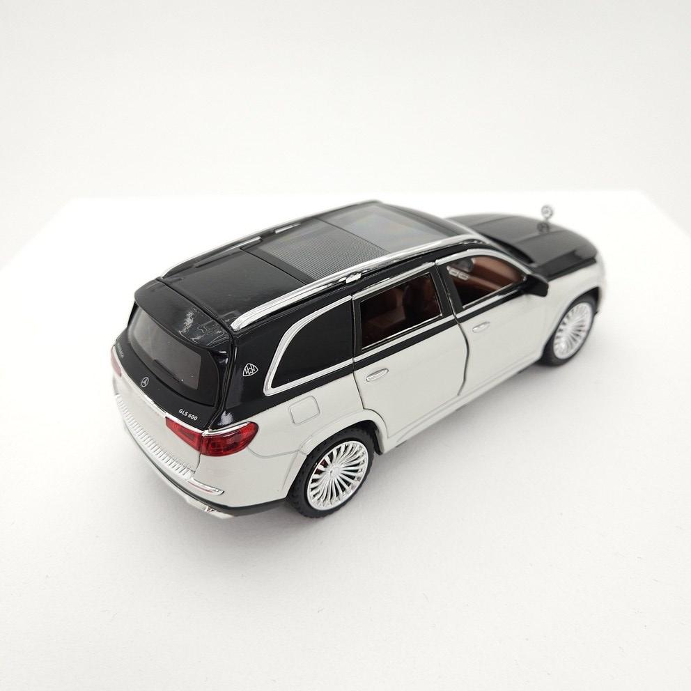 Exquisite 1:24 Scale Mercedes-Benz Maybach SUV Die-cast Model - Black & White Edition
