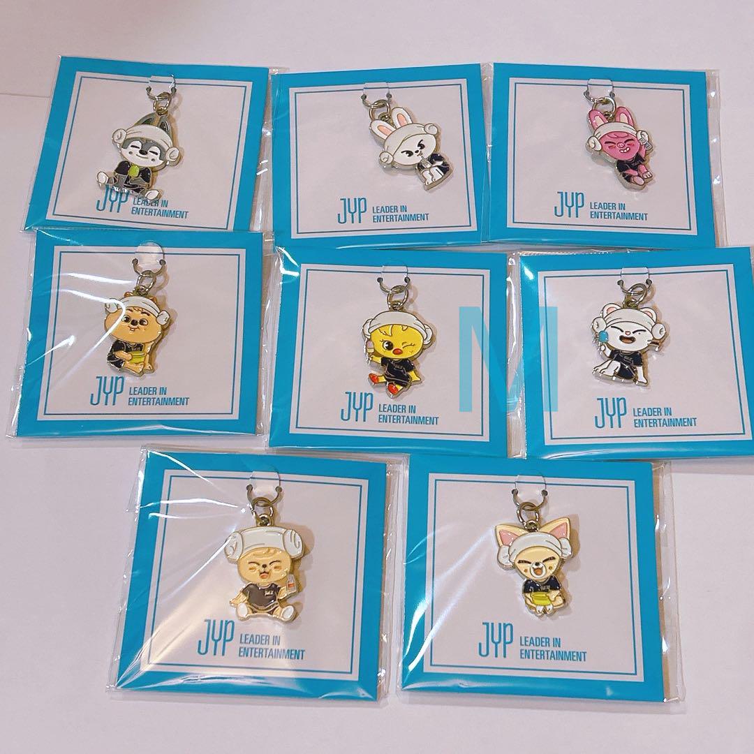 

[USED] StrayKids Popup Sauna Keychain Charm Complete Set