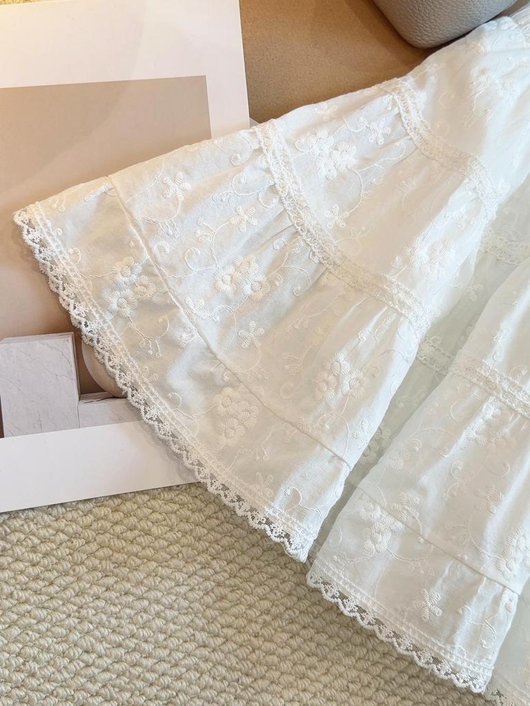 Women's High-Waist White Lace Trim A-Line Short Skirt with Jacquard Embroidery - Summer 2026