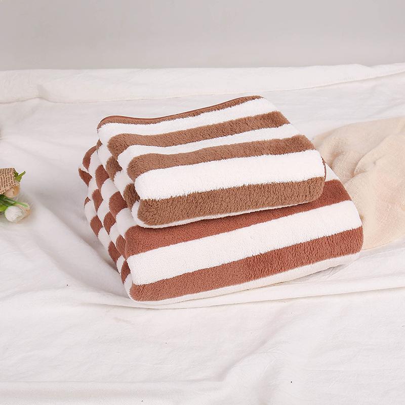 

Quick-Drying Coral Fleece Striped Towel: Absorbent, Lint-Free, Soft, for Bath & Foot Therapy 30*70cm Simple - Cut Edges