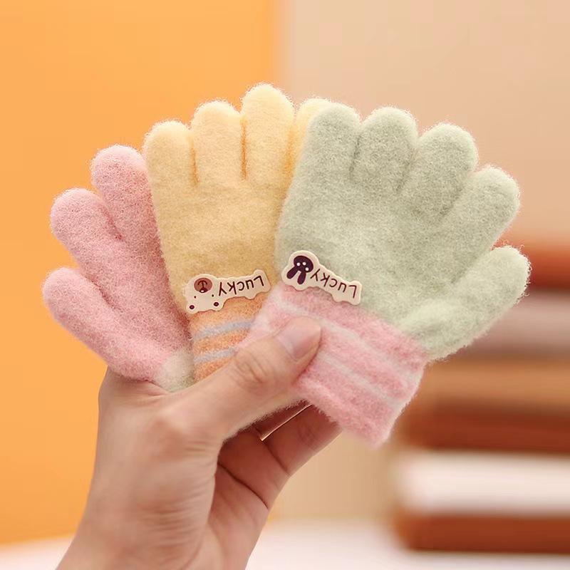 Autumn and winter new gloves fashionable and cute cartoon warm full-finger gloves boys and girls thickened cold-proof finger gloves