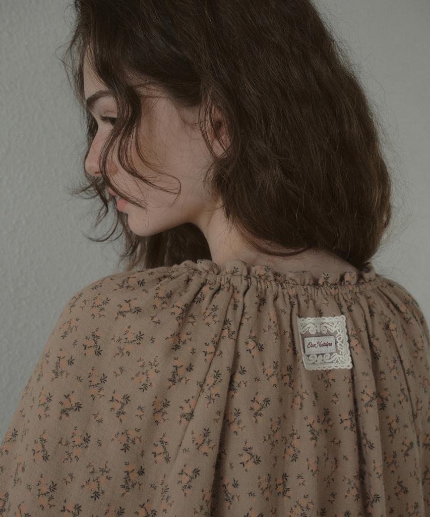 OURNOSTALGIA Meadow Flower Blouse_Beige(Ob6Bl14)