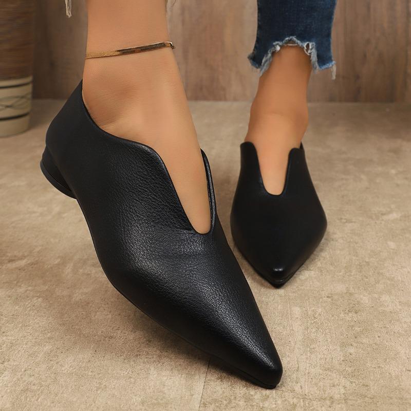 

Retro low-heeled single shoes women s spring and autumn new pointed head shallow mouth small leather shoes versatile grandma shoes 35