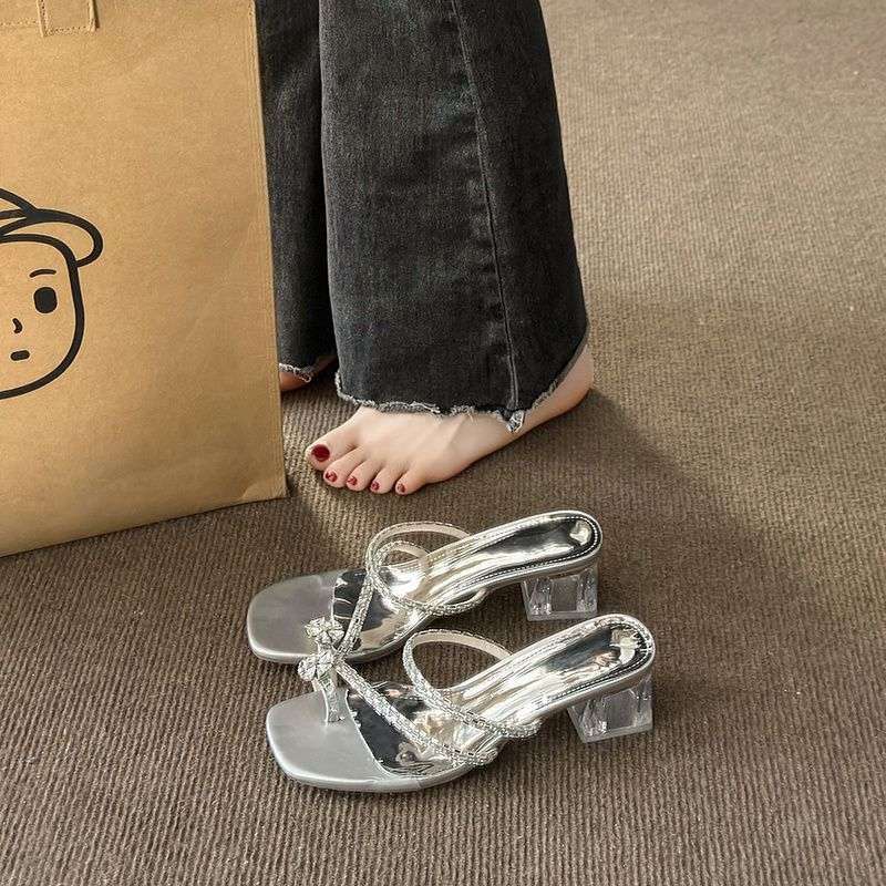 Female New Pearl Outer Wear Rhinestone Cool Slippers Toe Vacation 2025 with Skirt Fairy Wind Cover Toe Sandals Thick Heel