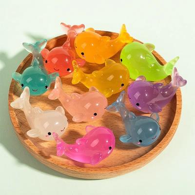 10Pcs Mini Resina Desenho Animado Baleia Luminosa Miniatura Baleia Estatuetas A Granel Mini Resina Animais Para Jardim Paisagem Ornamentos Para Casa