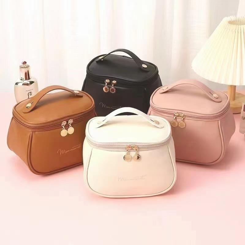 

Женская большая прозрачная дорожная косметичка и туалетные принадлежности чёрный