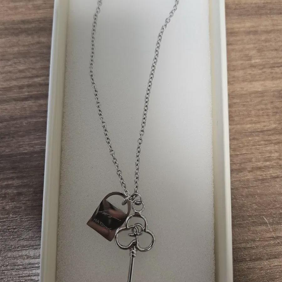 

Promise 9 Song Ha-young Necklace