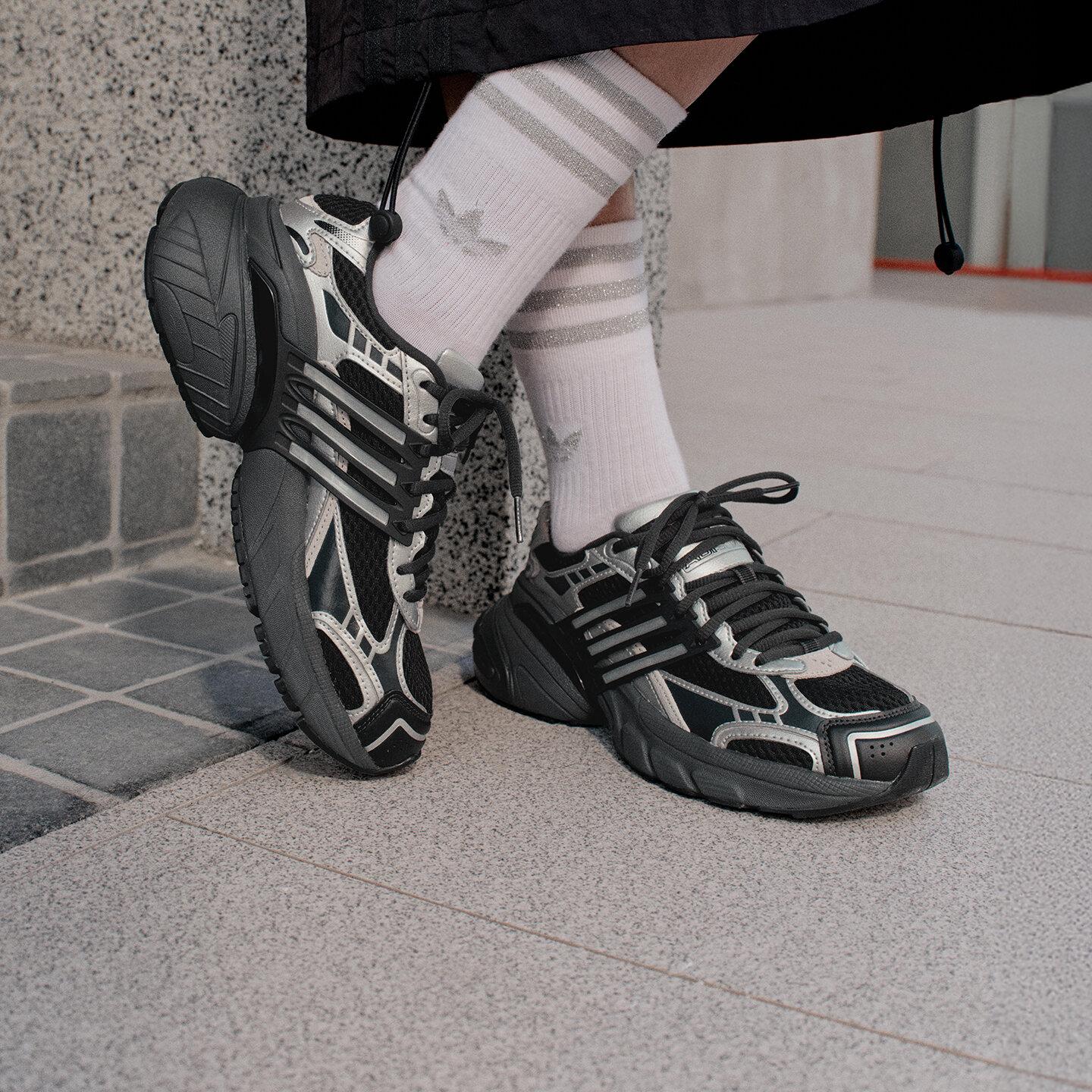 adidas Adistar XLG Core Black Silver Metallic Carbon 36.5