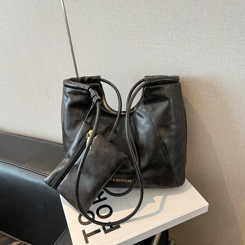 Large capacity tote bag 2 spring and summer new versatile commuter shoulder underarm bag premium texture handbag