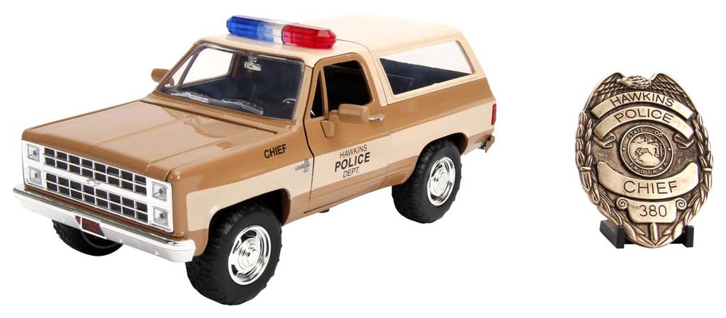 Kyosho Jada Toys Hollywood Rides Series 1/24 Scale 1980 Chevy Blazer (with Hopper from Stranger Things) with Police Badge, Finished Model, JADA31111