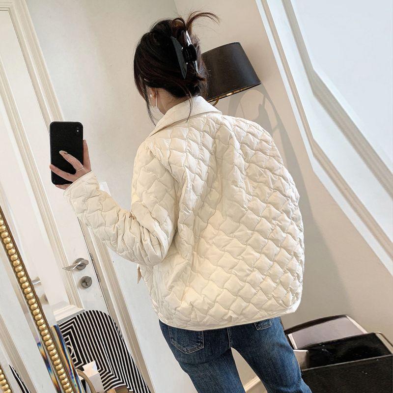Fashionable Women's Short Cotton-Padded Jacket with Light and Thin Quilted Design for Winter