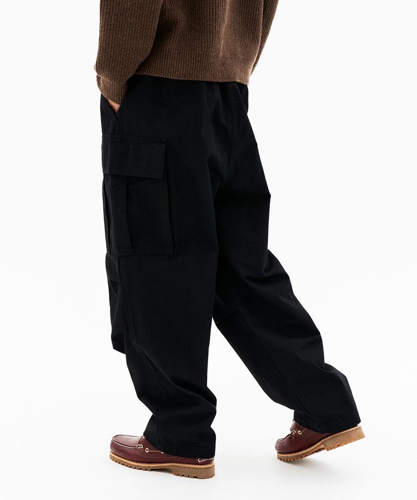 CONTROBANAL3 Single-Pleat Wide Cargo Pants [Black]